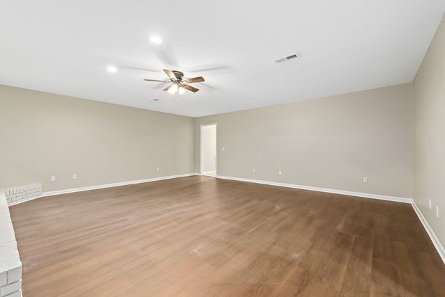 110 Vintage Ln, Enterprise, AL 36330