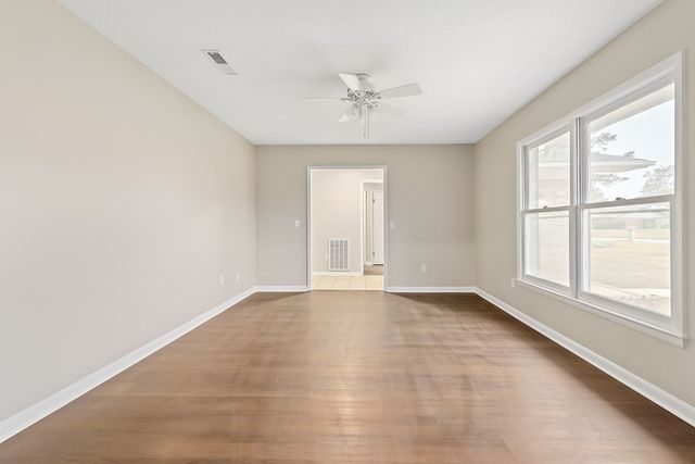 110 Vintage Ln, Enterprise, AL 36330