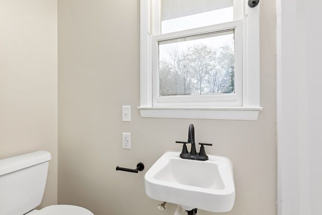 110 Vintage Ln, Enterprise, AL 36330