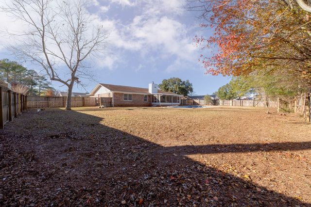 110 Vintage Ln, Enterprise, AL 36330
