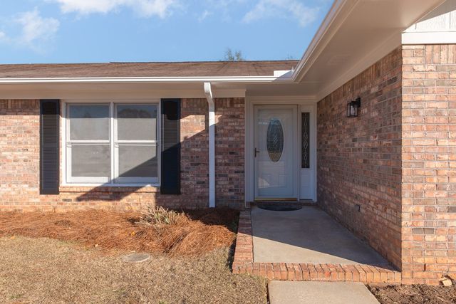 110 Vintage Ln, Enterprise, AL 36330