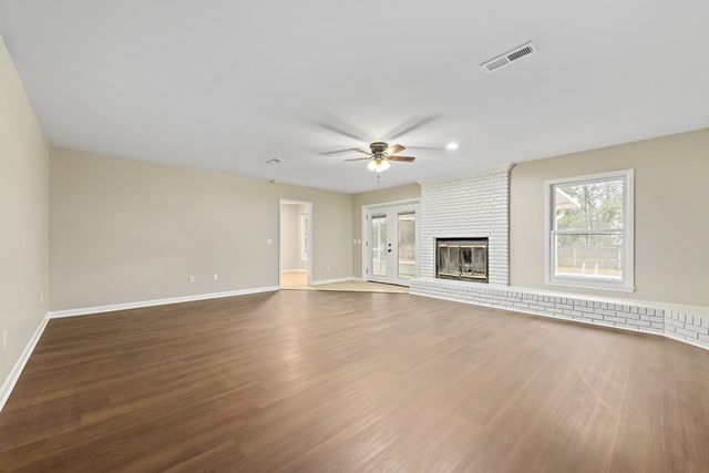 110 Vintage Ln, Enterprise, AL 36330