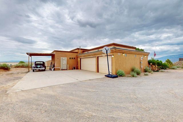 4013 Huron Drive NE, Rio Rancho, NM 87144