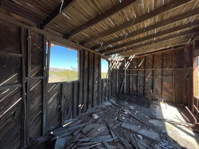 216 Jesse Road, Landers, CA 92285