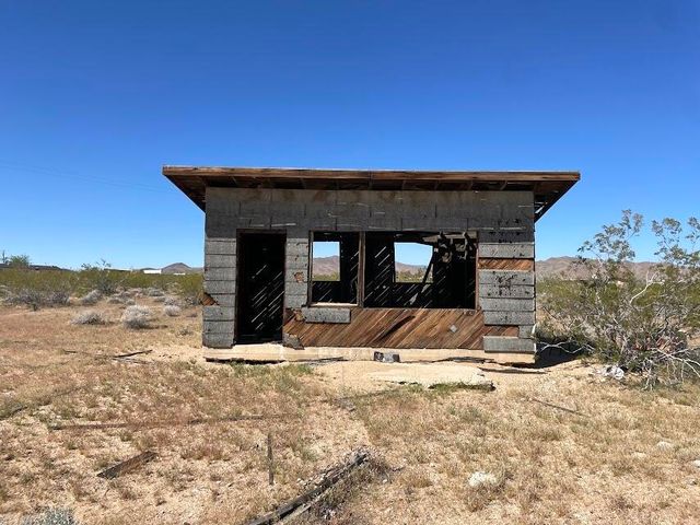 216 Jesse Road, Landers, CA 92285