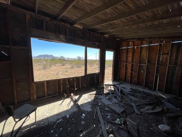 216 Jesse Road, Landers, CA 92285