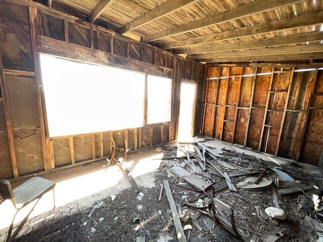 216 Jesse Road, Landers, CA 92285