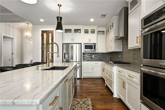 3109 W 156th Street, Overland Park, KS 66224