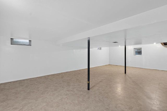 4472 N 104th STREET, Wauwatosa, WI 53225