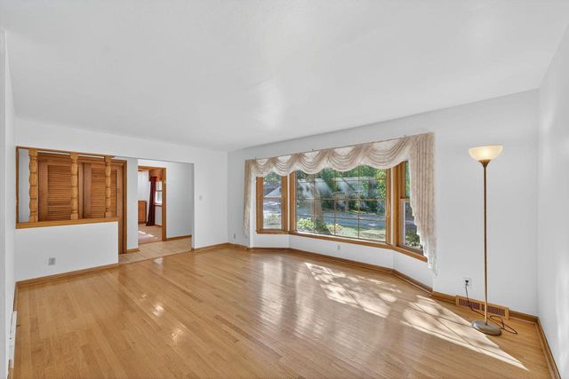 4472 N 104th STREET, Wauwatosa, WI 53225