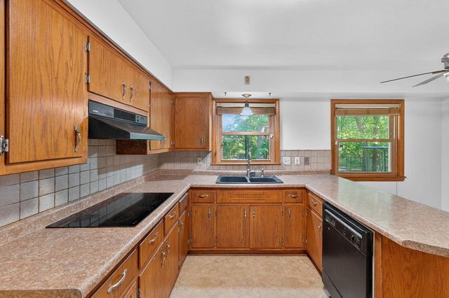 4472 N 104th STREET, Wauwatosa, WI 53225