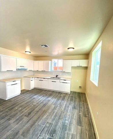 1130 E 28th Street, Los Angeles, CA 90011