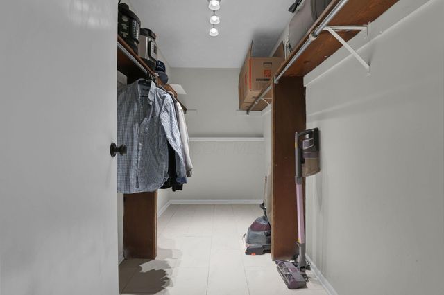 1003 Autumn Meadows Drive, Westerville, OH 43081