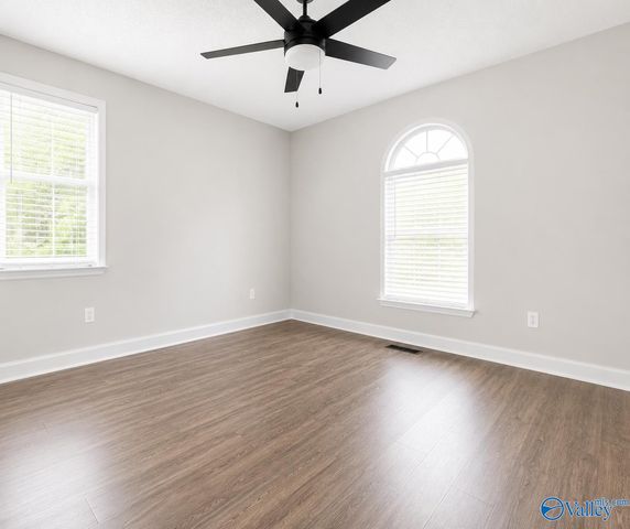 1215 Heatherwood Drive, Arab, AL 35016
