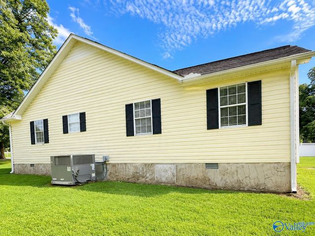 1215 Heatherwood Drive, Arab, AL 35016
