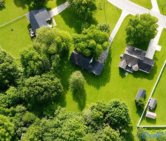 1215 Heatherwood Drive, Arab, AL 35016