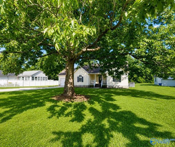 1215 Heatherwood Drive, Arab, AL 35016