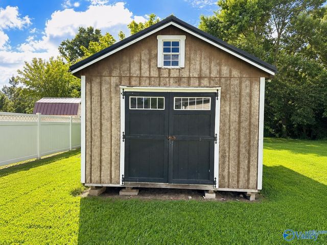 1215 Heatherwood Drive, Arab, AL 35016