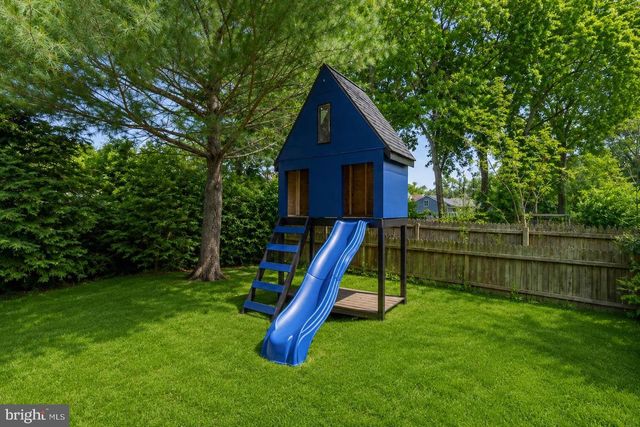 132 W WELLING AVE, Pennington, NJ 08534