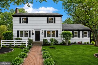 132 W WELLING AVE, Pennington, NJ 08534
