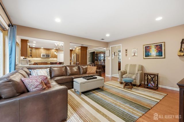4 Woodruff Road, Edison, NJ 08820