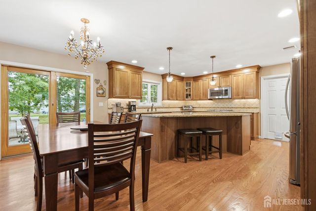 4 Woodruff Road, Edison, NJ 08820