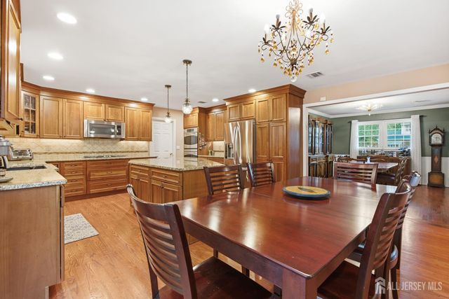 4 Woodruff Road, Edison, NJ 08820