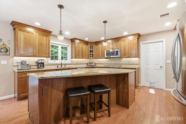 4 Woodruff Road, Edison, NJ 08820