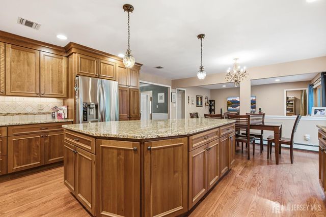 4 Woodruff Road, Edison, NJ 08820