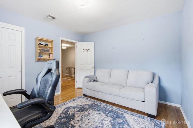 4 Woodruff Road, Edison, NJ 08820