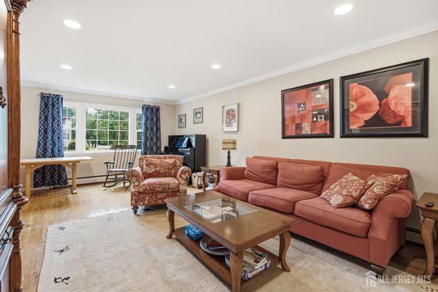 4 Woodruff Road, Edison, NJ 08820