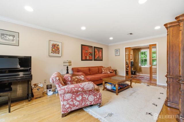 4 Woodruff Road, Edison, NJ 08820