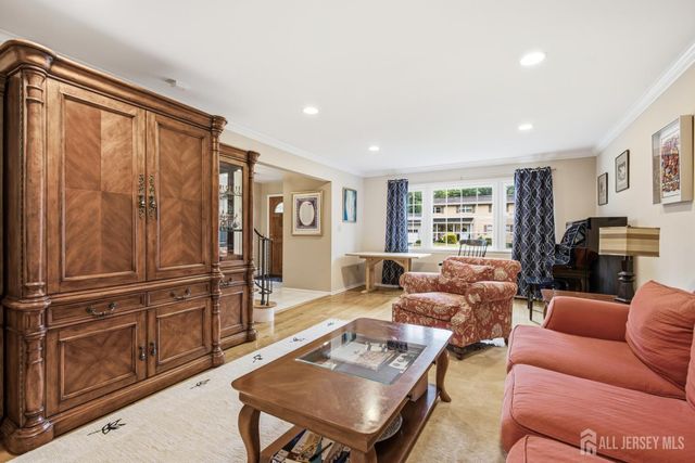 4 Woodruff Road, Edison, NJ 08820