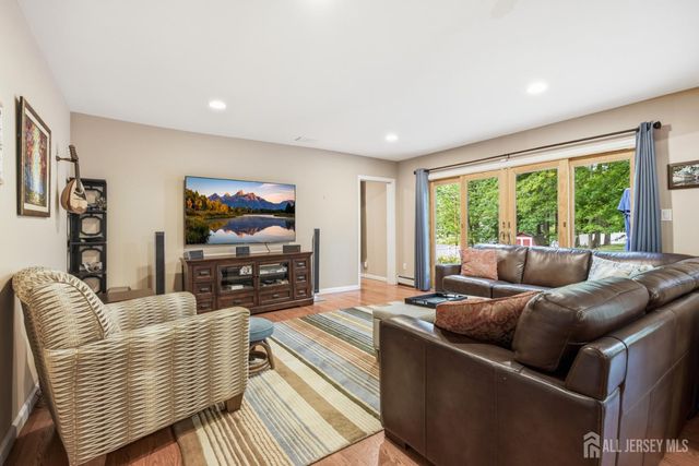 4 Woodruff Road, Edison, NJ 08820