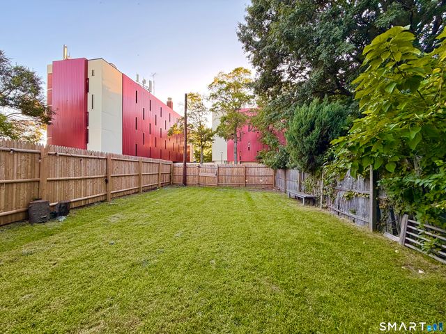 42 Warren Street Ground, New Haven, CT 06511