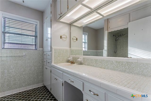 105 E Upshaw Avenue, Temple, TX 76501