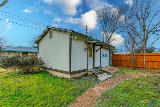 105 E Upshaw Avenue, Temple, TX 76501