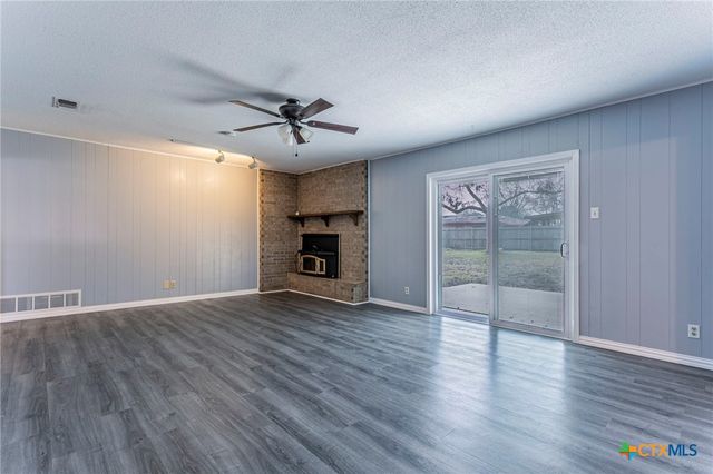 105 E Upshaw Avenue, Temple, TX 76501