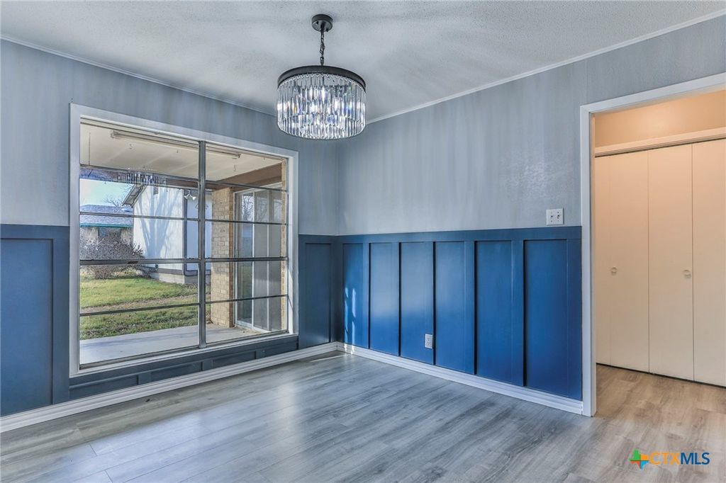 Image 9 of property listing at 105 E Upshaw Avenue, Temple, TX 76501