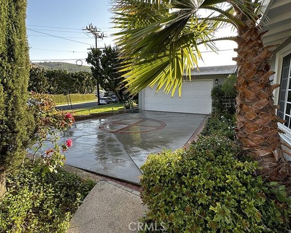 26261 Veva Way, Calabasas, CA 91302