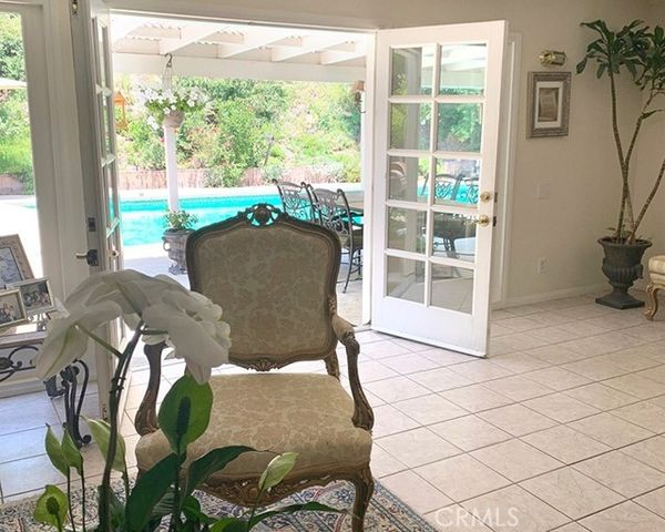 26261 Veva Way, Calabasas, CA 91302