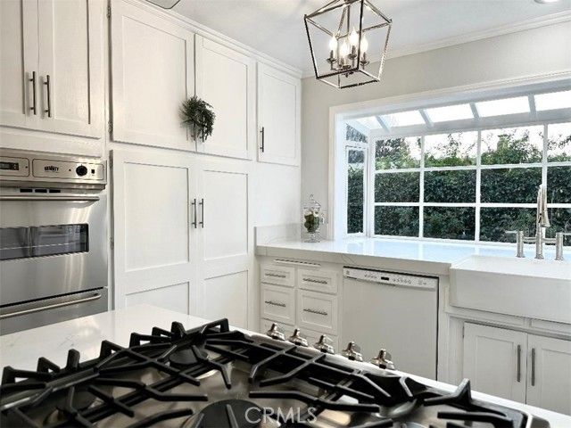 26261 Veva Way, Calabasas, CA 91302