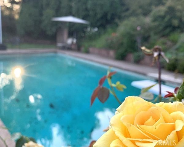 26261 Veva Way, Calabasas, CA 91302