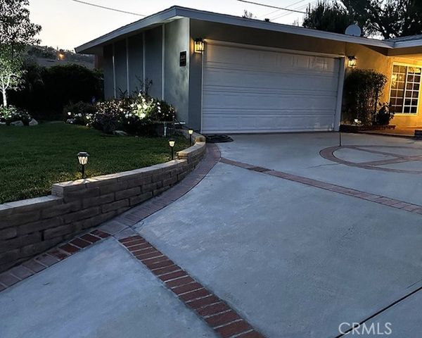 26261 Veva Way, Calabasas, CA 91302