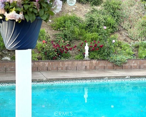 26261 Veva Way, Calabasas, CA 91302