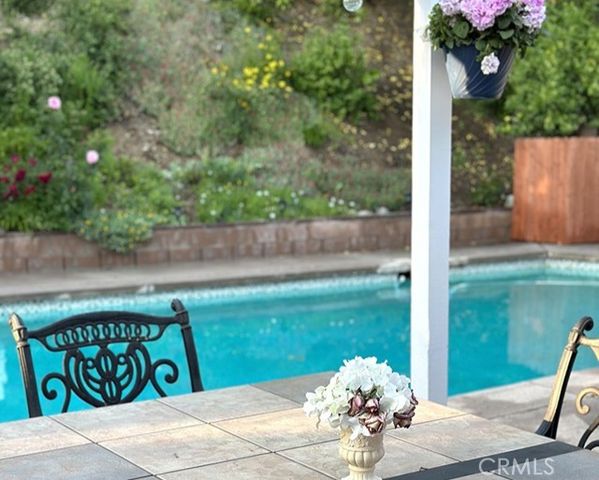 26261 Veva Way, Calabasas, CA 91302