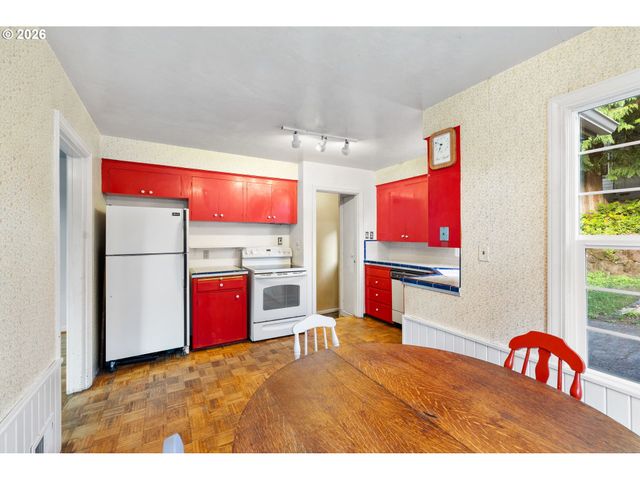 2231 Sw MARTHA St, Portland, OR 97239