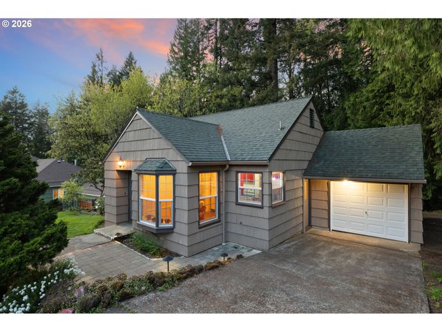 2231 Sw MARTHA St, Portland, OR 97239