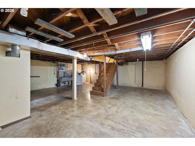 2231 Sw MARTHA St, Portland, OR 97239