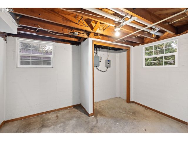 2231 Sw MARTHA St, Portland, OR 97239